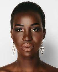 She was born in kenya to parents who, fleeing the civil war in south sudan, decided to send her to canada at the age of six with the hope of providing her a better life and more opportunities. Nova Stevens Candidata Al Miss Miss Universe Club Facebook