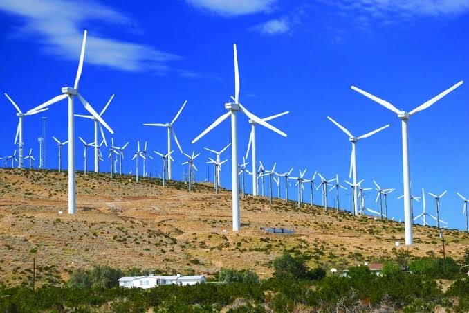 مصر تخطط لبناء واحدة من أضخم مزارع الرياح في العالم بتكلفة 10 مليارات دولار  بحلول 2026 - Economy Plus