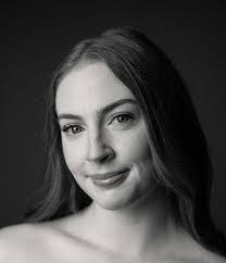 Caitlyn Steele's Instagram, Twitter & Facebook