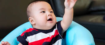 Bayi umur 6 bulan mulai menunjukkan perkembangan yang signifikan. Perkembangan Bayi 7 Bulan Stimulasi Tumbuh Kembang Si Kecil Cussons Baby Indonesia