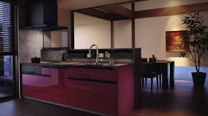 和テイストに映える赤い対面キッチン | いつかキッチンを選ぶ日に。｜クリナップ