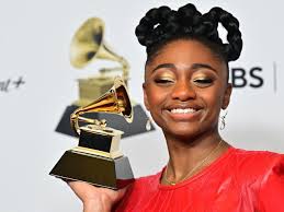 Samara Joy, chi è la giovane jazzista che ha battuto i Maneskin ai Grammy-  Corriere.it