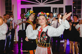 Welchen song hattet ihr zum eröffnungstanz? Elb Deejays Deutsch Polnische Franzosische Hochzeit Im Goldschatzchen