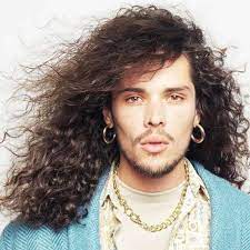 I capelli ricci per l'uomo sono assolutamente meravigliosi ma, allo stesso tempo, rappresentano croce e delizia. Pin Su Nel Cuore Di Ogni Uomo C E Un Nervo Segreto Che Risponde Alle Vibrazioni Della Bellezza