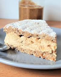 Le Succes Au Praline C Est L Une Des Recettes Qui Vous Plait Le Plus Sur Le Blog Ce Que Je Vous C Dacquoise Noisette Creme Mousseline Praline Creme Mousseline