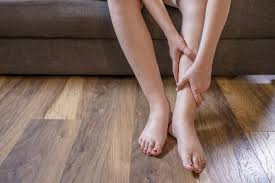 Pochemu Bolyat Nogi Pri Mesyachnyh Vozmozhnye Prichiny I Kak Lechit