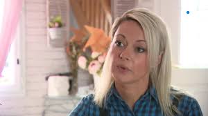 VIDÉO. Victime de violences intra-familiales, Julie témoigne et salue  l'initiative des pharmacies de l'Oise avec leurs sachets d'informations  pratiques