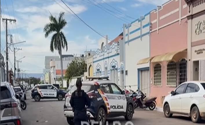 Granada &eacute; encontrada na rua e Bope &eacute; acionado em C&aacute;ceres &raquo; Esportes & Not&iacute;cias