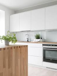 80 Spectacular Scandinavian Kitchen Ideas Https Carrebianhome Com 80 Spectac Scandinavian Kitchen Design Scandinavian Kitchen Renovation White Wood Kitchens