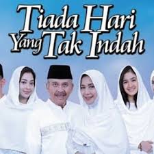 Arti lirik bitterlove dan terjemahan lengkap dengan makna lirik lagu bitterlove yang dinyanyikan oleh ardhito pramono dalam album a letter to my 17 years old (2019) yang rilis pada 16 agustus 2018. Lirik Lagu Ardhito Pramono The Bitterlove