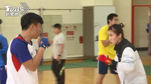 Jun 04, 2021 · 「炫富拳王」梅威瑟（floyd mayweather）即將於台灣時間6月7日，與網紅屁孩保羅（logan paul）在美國邁阿密滾石體育場進行拳擊表演賽， 老少雙方不免. Z9uuvew9gesfnm