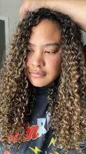 Emma Root's Instagram, Twitter & Facebook