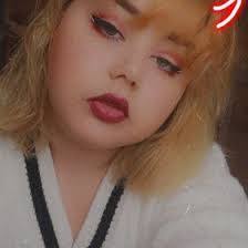 Farrah Dunn's Instagram, Twitter & Facebook