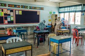 Graduation day 1317 smk seksyen 19 shah alam. New Normal For Malaysian Schools Teachers Parents Students Must Abide By Covid 19 Sop Malaysia Malay Mail