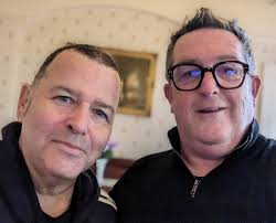 Talking to the great Peter Cunnah in 5 minutes @bbcradioulster.  @BBCRadioFoyle... Things can't get any better...