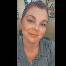 Laura Mealey's Instagram, Twitter & Facebook