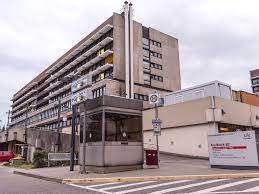 The msnz the mildred scheel early career center (msnz würzburg) is one of five centers in germany that were initiated by a grant from the german cancer aid (deutsche krebshilfe) in july 2018.the aim of these centers is to provide optimal conditions for young researchers from both life and medical sciences to do independent research in molecular oncology. Uniklinikum Wurzburg Auf Platz 3 Der Klinikliste Bayern Wurzburg Erleben