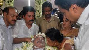 Kerala congress (b) chairman and former minister r balakrishna pillai passed away at a private hospital in his hometown in kottarakara on monday. Tearful Adieu To Km Mani