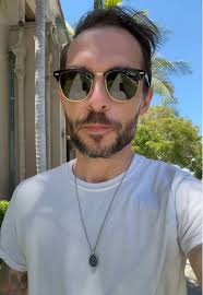 Chris Begley (@chrislbegley)