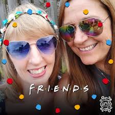 Flo was a bit unsure of the watering hose tonight 😆 But she still took her  cake with her meds in it and run off to eat it 😂🦊