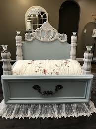 A Princess Pet Dog Bed I Made For Our Little Maltipoo Kopek Yataklari Evcil Hayvan Yataklari Dekor