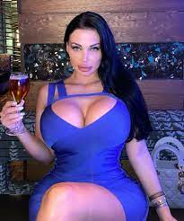 Busty bimbo giving some sloppy head 9:46. Pin On Busty Bimbo