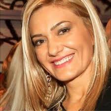 Ce que la plupart des gens estiment bien ou raisonnable, ne l'est pas pour  tout le monde, et ne l'est peut-être pas pour toi. Mais oser prendre ce  chemin que personne n'emprunte