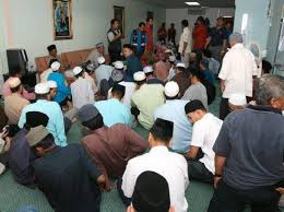 Karena gamer dajjal yang juga fanboy akan ngomong bahwa produk/gamenya yang ia sukai adalah yang terbaik dan akan melakukan segalanya itulah 9 kelakuan gamer dajjal yang bisa merugikan dirimu dan orang lain. Amallah Baca Surah Al Kahfi Penyelamat Fitnah Dajal Dan Ujian Akhir Zaman Ad Din Mstar
