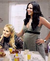 If Only Regina Could Have Kids Her And Robin Would Be Extremely Happy Swan Queen Regina And Emma Robin And Regina