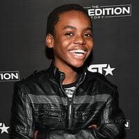 Everything Sucks! : Everything Sucks! : Fotos Elijah Stevenson, Sydney  Sweeney