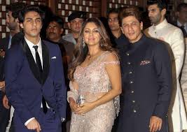 Самые новые твиты от shah rukh khan (@iamsrk): Srk S Son Aryan In Love With London Girl Shah Rukh Khan S Son Love Affair