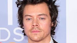 Harry's fans are fully spiraling over his new look, threatening to. Harry Styles Haircut Photos Are Going Viral Stylecaster