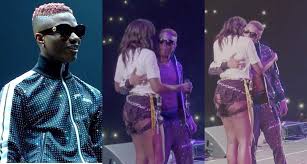 African bad girl, tiwa savage ends the year in a grand style as she unleashes a new single titled notwithstanding the controversy surrounding her, tiwa savage has chosen to focus on her career as she lyrics boj ft. Stay Sexy For Daddy Wizkid Tells Tiwa Savage While Performing Fans React Video Nigerialeaks Com African News Web