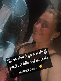 Still gonna shine. Wow it's been a years since these pictures. Wow don't  blink!! #stillgonnashine #viralphotochallenge #fighter #fyp #beautiful  #loveyourself #bebrave #riseandshine #shine @highlight