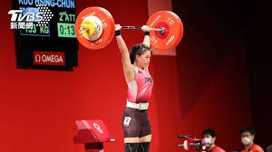 19 hours ago · 郭婞淳27日在東京奧運女子舉重59公斤量級奪得金牌，除了國光獎金金牌的2000萬元之外，也可拿到富邦集團設置的10萬美元（280萬元新台幣）的獎金，至少可拿2280萬元。 Peajqzhqz6jasm