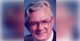 Suzanne Downer's Instagram, Twitter & Facebook