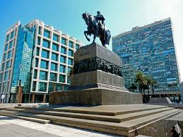 Viele sehenswürdigkeiten und kulturelle angebote kennzeichnen die stadt am rio de la plata. Montevideo In Uruguay Sehenswurdigkeiten Tipps Fur Die Hauptstadt