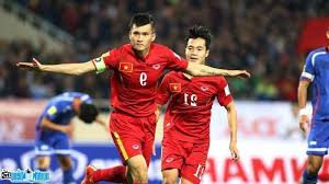 Năm 1995, ông được cử giữ chức tổng biên tập tạp chí diễn đàn. Cáº§u Thá»§ Le Cong Vinh