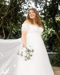 Top 6 Wedding Dresses Plus Size Brides Love Now Cocomelody Mag Wedding Dresses Plus Size Wedding Dresses Bridal Portrait Poses