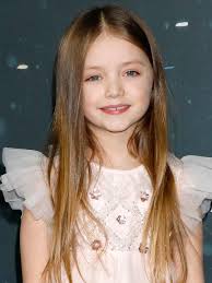 Emily Mitchell's Instagram, Twitter & Facebook