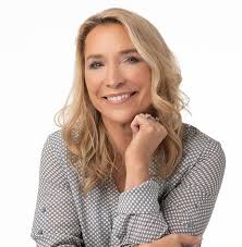 Alina Burke's Instagram, Twitter & Facebook