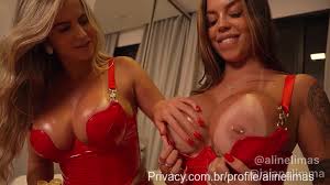 Foda atrasada de natal Aline e Jaiane Limma se pegando pos entrega de natal  - Xvideos Putaria