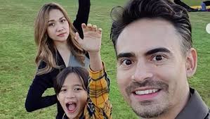 Ashraf was one half of a celebrity power couple. Di Pemakaman Bcl Akui Masih Kaget Ashraf Sinclair Meninggal