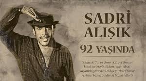 Ailesi tarafından sadrettin yerine hep sadri olarak anılmıştır bu nedenle de sadri ismini kullanmayı tercih etmiştir. Sadri Alisik 92 Yasinda