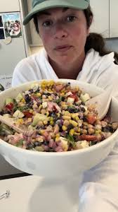 Salade de légumineuses avec vinaigrette à l'aneth! 🥗✨ #RecetteFacile  #SaladeSanté #poischiche #tendance