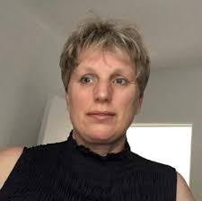 It was 34 years ago today that I joined the NHS as a graduate trainee. I  remember the day quite clearly, walking into Royal Cornwall Hospital  feeling very nervous but also excited