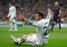 Cookies help us improve our web content and deliver a personalized experience. Gonzalo Higuain Real Madrid 2009 10