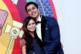 Sungguh benar ku cintaimu meski kau tak anggap ku ada ku tak akan memintamu untuk mencintaiku ku tak berharap kau cintaiku ku tak berharap kau balas cintaku yang ku harap kau izinkan aku mencintaimu cinta ini sudah terlanjur kumiliki dari dirimu biarkan cintaku bersamamu meski ragaku. Aliff Aziz Apologises To Wife Following Third Party Drama Latest Music News The New Paper