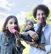 2014 senesinde mutlu birlikteliklerini evlilikle taçlandıran ve 2016 senesinde de ada ismini verdiği kızlarını kucağına alan uraz kaygılaroğlu ve melis i̇şiten kimdir? Aile Hauseofka Uraz Kaygilaroglu Melis Isiten Ada Kaygilaroglu Unluler Ayi Film