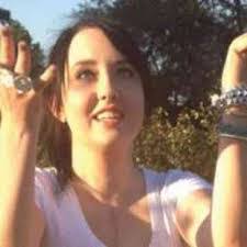 Amanda Story's Instagram, Twitter & Facebook